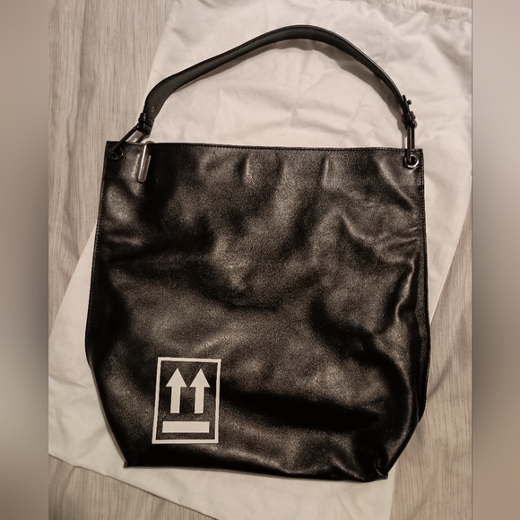 Off-White Main Label Black Leathers Handbag - Picture 1 of 6